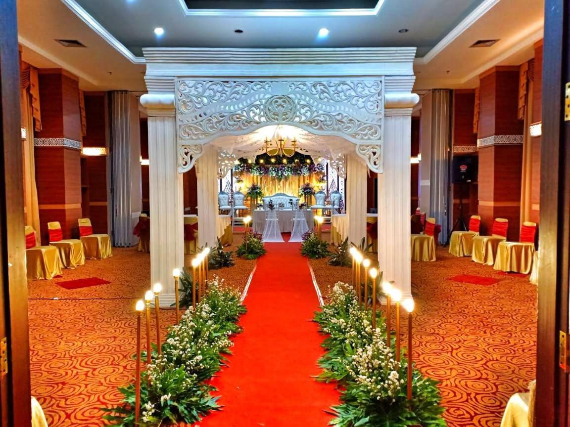 Horison Balairung Yakarta Exterior foto